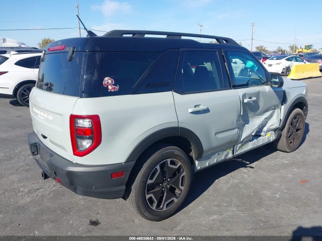 Ford Bronco Sport Outer Banks 2022 3FMCR9C65NRD88790 Image 4