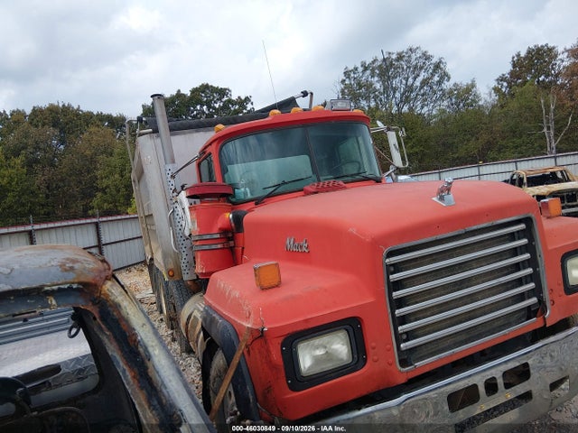 46030849 :رقم المزاد ، 1M2P267C2TM024711 vin ، 1996 Mack 600 Rd600 مزاد بيع