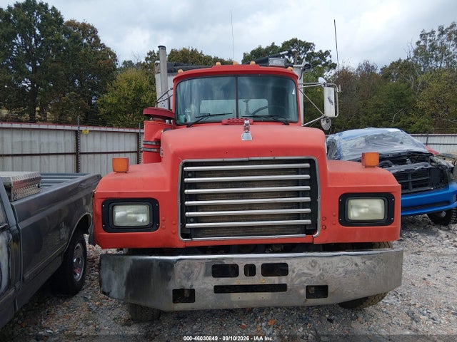 46030849 :رقم المزاد ، 1M2P267C2TM024711 vin ، 1996 Mack 600 Rd600 مزاد بيع