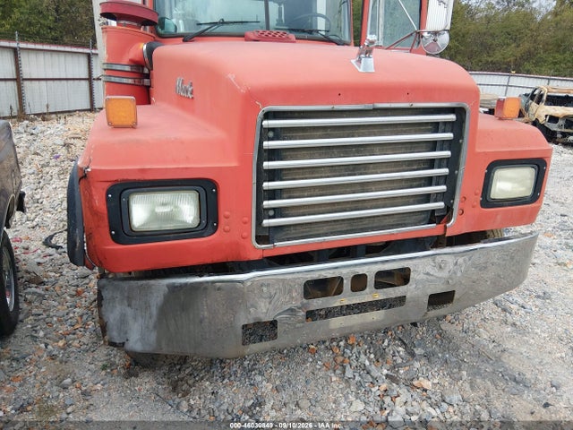 46030849 :رقم المزاد ، 1M2P267C2TM024711 vin ، 1996 Mack 600 Rd600 مزاد بيع