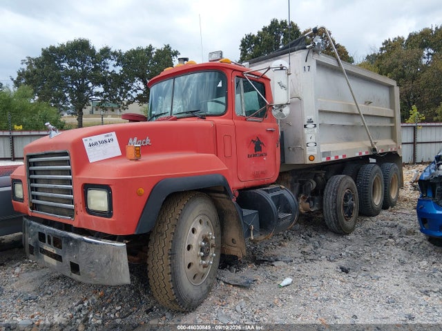 46030849 :رقم المزاد ، 1M2P267C2TM024711 vin ، 1996 Mack 600 Rd600 مزاد بيع