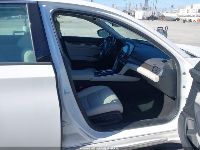1HGCV3F97NA027060 Honda Accord Hybrid Touring