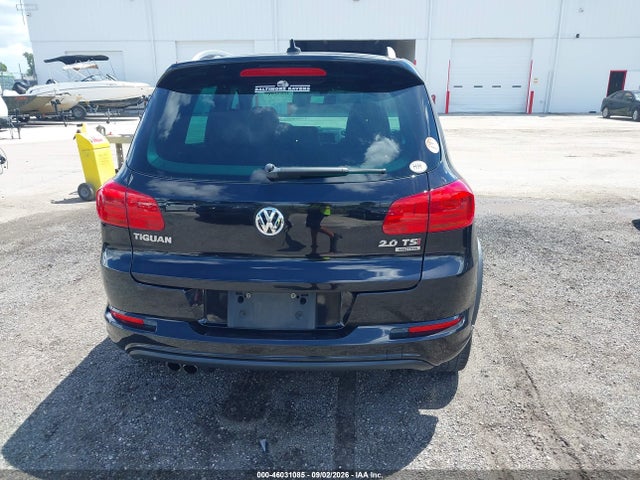 2015 Volkswagen Tiguan R-line მანქანა იყიდება აუქციონზე, vin: WVGBV7AX4FW503210, აუქციონის ნომერი: 46031085