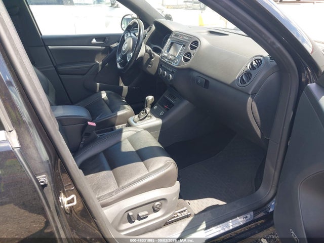 2015 Volkswagen Tiguan R-line მანქანა იყიდება აუქციონზე, vin: WVGBV7AX4FW503210, აუქციონის ნომერი: 46031085