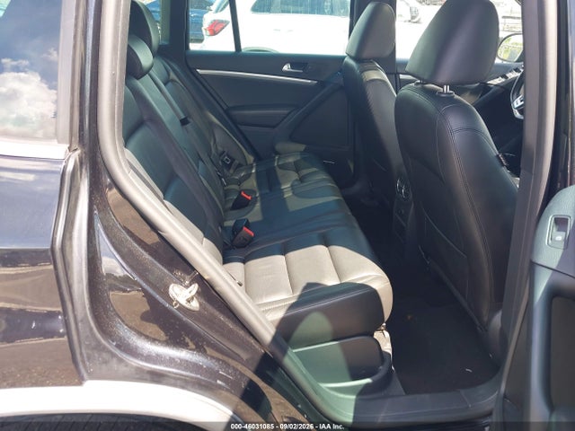 2015 Volkswagen Tiguan R-line მანქანა იყიდება აუქციონზე, vin: WVGBV7AX4FW503210, აუქციონის ნომერი: 46031085