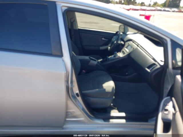 Toyota Prius Three 2014 JTDKN3DU6E1755339 Image 5