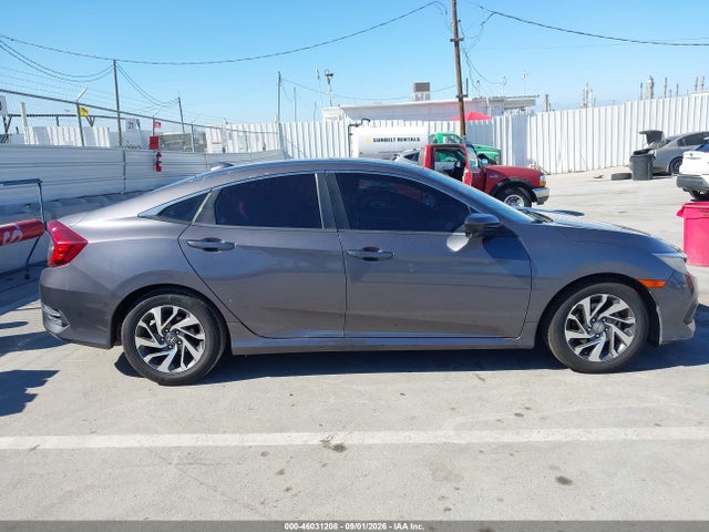 Honda CIVIC EX 2018 2HGFC2F70JH529593 Image 15