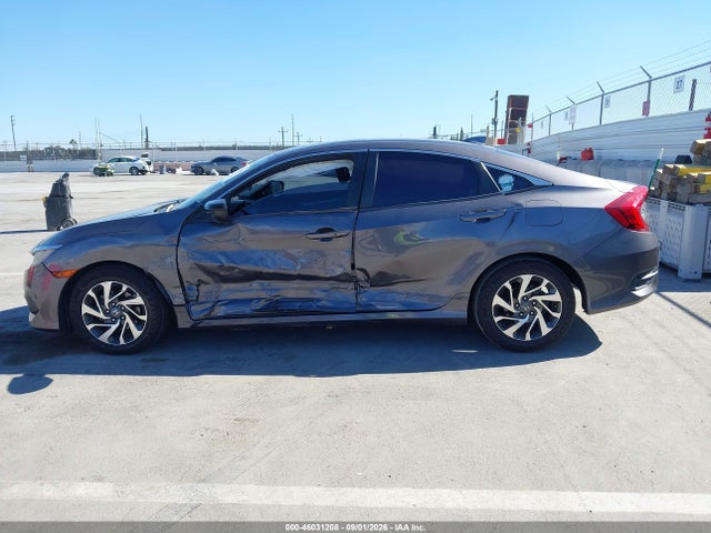 Honda CIVIC EX 2018 2HGFC2F70JH529593 Image 16