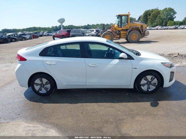 Продажа на аукционе авто 2020 Hyundai Ioniq Hybrid Blue, vin: KMHC65LC8LU232028, номер лота: 46031282
