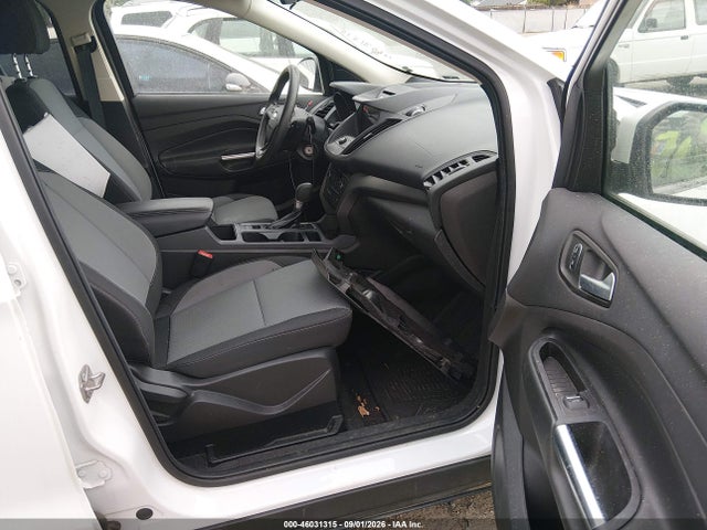 1FMCU9G94HUE38143 Ford ESCAPE SE