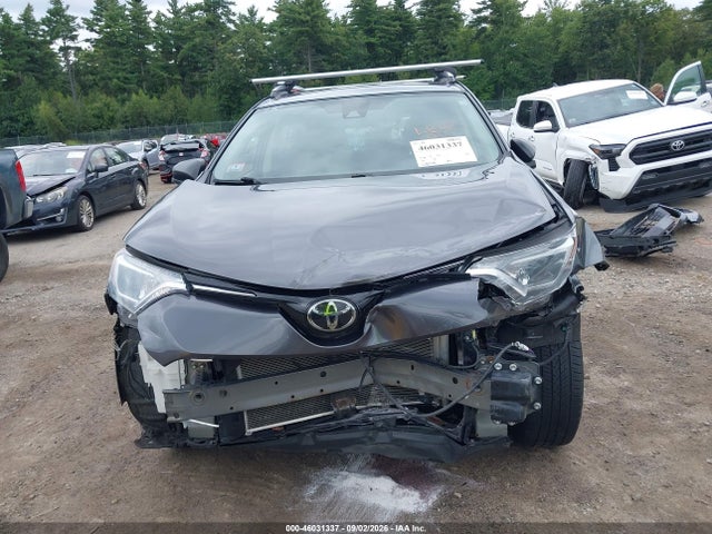 JTMBFREV2JJ723019 Toyota RAV4 LE