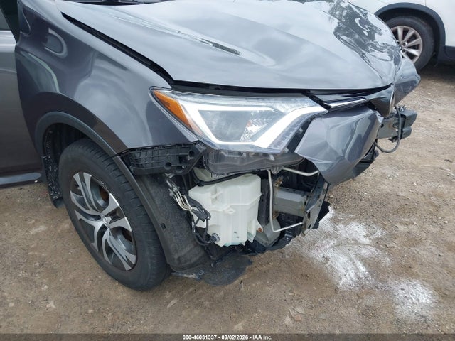 JTMBFREV2JJ723019 Toyota RAV4 LE