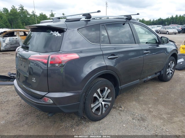 JTMBFREV2JJ723019 Toyota RAV4 LE