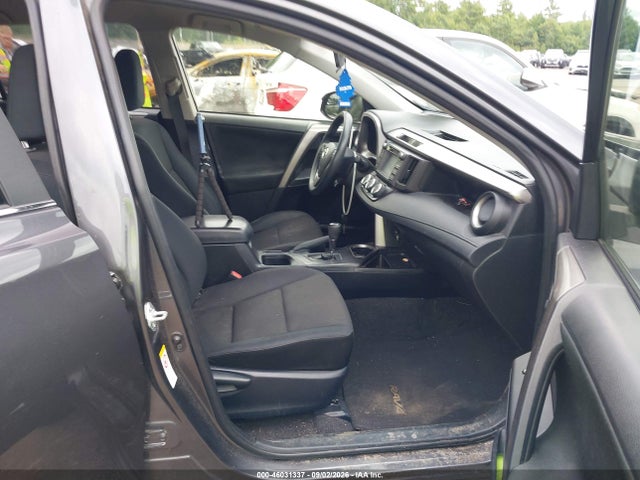 JTMBFREV2JJ723019 Toyota RAV4 LE