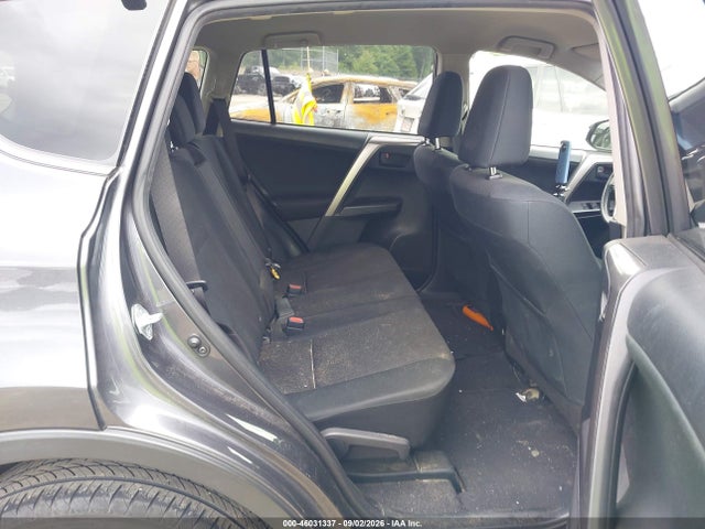 JTMBFREV2JJ723019 Toyota RAV4 LE
