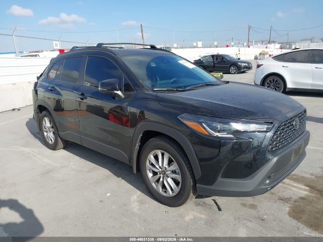46031338 :رقم المزاد ، 7MUBAABG6NV039045 vin ، 2022 Toyota Corolla Cross Le مزاد بيع