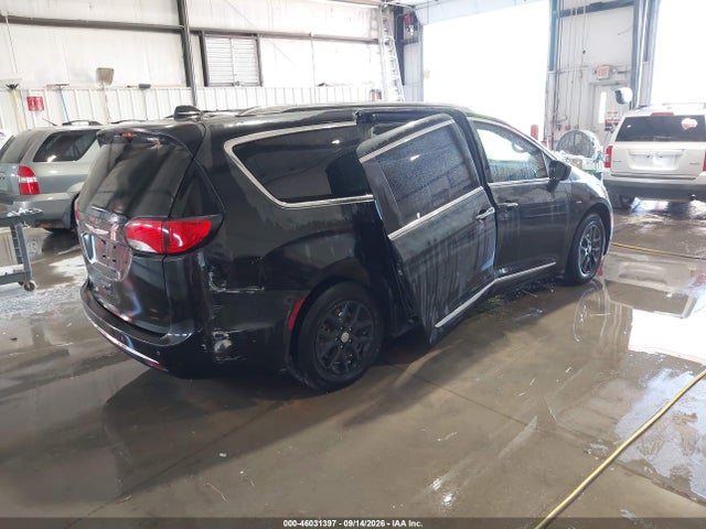 2020 Chrysler Pacifica Touring L მანქანა იყიდება აუქციონზე, vin: 2C4RC1BG3LR137572, აუქციონის ნომერი: 46031397
