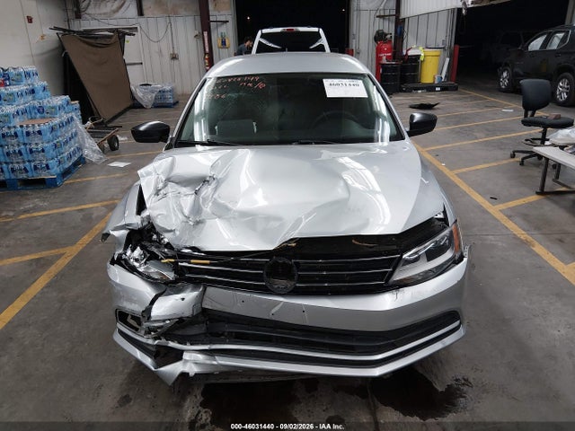 3VWD17AJXFM289986 Volkswagen Jetta 1.8t Se