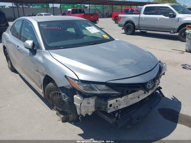 46031511 :رقم المزاد ، 4T1C31AK5MU549763 vin ، 2021 Toyota Camry Le Hybrid مزاد بيع