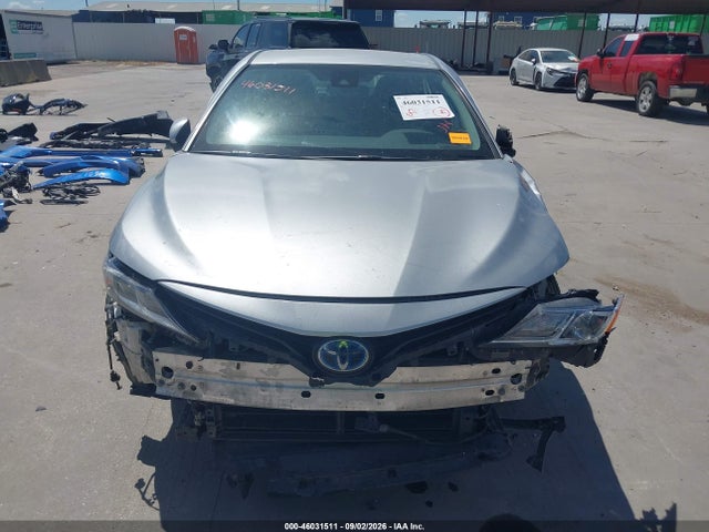 46031511 :رقم المزاد ، 4T1C31AK5MU549763 vin ، 2021 Toyota Camry Le Hybrid مزاد بيع