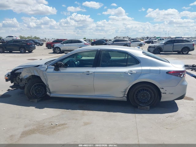 46031511 :رقم المزاد ، 4T1C31AK5MU549763 vin ، 2021 Toyota Camry Le Hybrid مزاد بيع