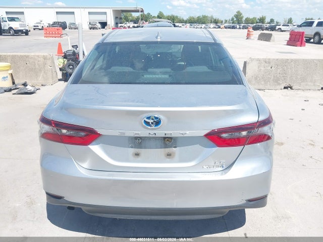 46031511 :رقم المزاد ، 4T1C31AK5MU549763 vin ، 2021 Toyota Camry Le Hybrid مزاد بيع
