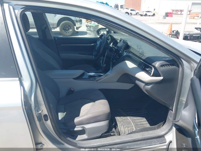 46031511 :رقم المزاد ، 4T1C31AK5MU549763 vin ، 2021 Toyota Camry Le Hybrid مزاد بيع