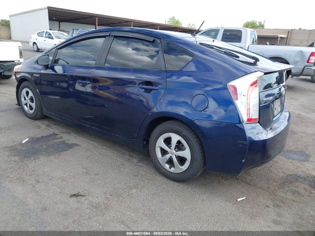Toyota Prius Two 2014 JTDKN3DU0E1777823 Image 3