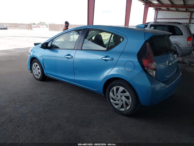 Toyota Prius C Three 2015 JTDKDTB36F1104288 Image 3