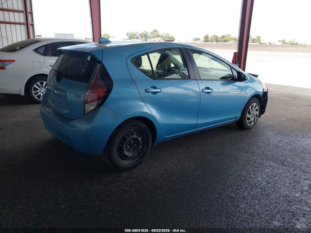 Toyota Prius C Three 2015 JTDKDTB36F1104288 Image 4