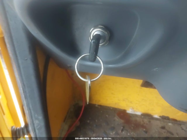 46031678 :رقم المزاد ، 49HHBVDE56RW18997 vin ، 2006 Sterling Truck Condor مزاد بيع