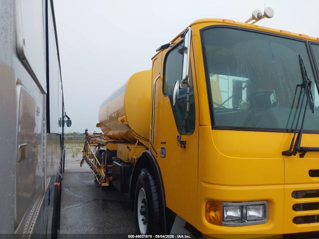 46031678 :رقم المزاد ، 49HHBVDE56RW18997 vin ، 2006 Sterling Truck Condor مزاد بيع