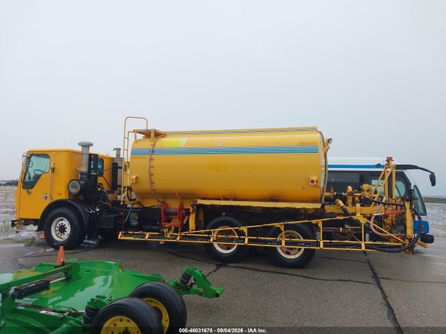 46031678 :رقم المزاد ، 49HHBVDE56RW18997 vin ، 2006 Sterling Truck Condor مزاد بيع