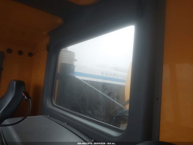 46031678 :رقم المزاد ، 49HHBVDE56RW18997 vin ، 2006 Sterling Truck Condor مزاد بيع
