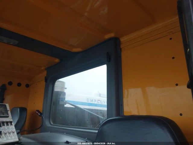 46031678 :رقم المزاد ، 49HHBVDE56RW18997 vin ، 2006 Sterling Truck Condor مزاد بيع