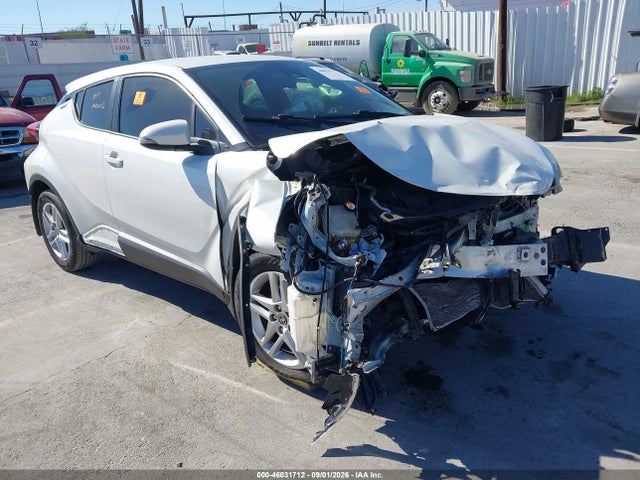 Toyota C-HR LE 2021 JTNKHMBX7M1126824 zdjęcie główne