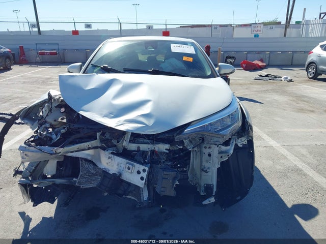 Toyota C-HR LE 2021 JTNKHMBX7M1126824 Image 13