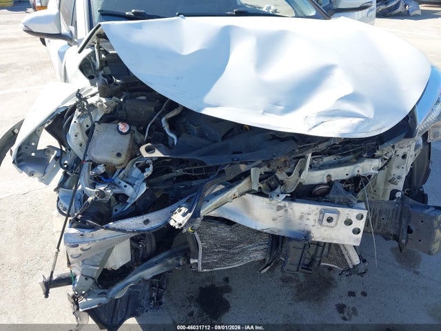 Toyota C-HR LE 2021 JTNKHMBX7M1126824 Image 6