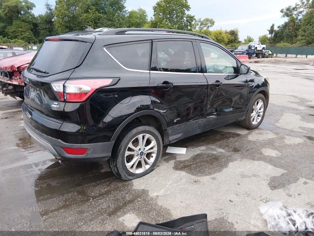 Продаж на аукціоні авто 2018 Ford Escape Se, vin: 1FMCU9GD2JUD41548, номер лоту: 46031815