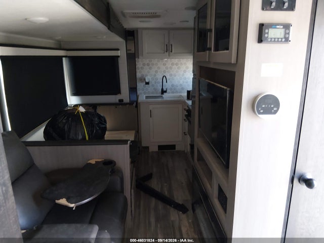 Продажа на аукционе авто 2024 Jayco Jay Feather, vin: 1UJBB0BP0R1J80102, номер лота: 46031824