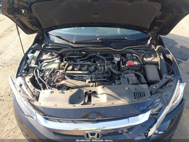 46031835 :رقم المزاد ، JHMFC1F95JX009121 vin ، 2018 Honda Civic Touring مزاد بيع