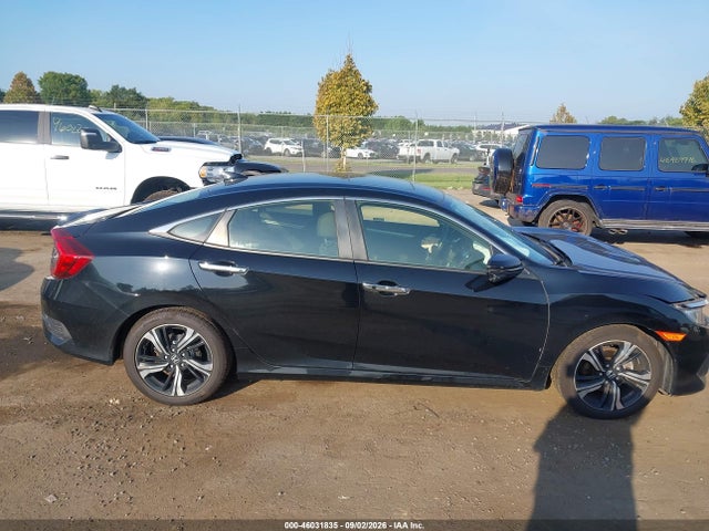 46031835 :رقم المزاد ، JHMFC1F95JX009121 vin ، 2018 Honda Civic Touring مزاد بيع