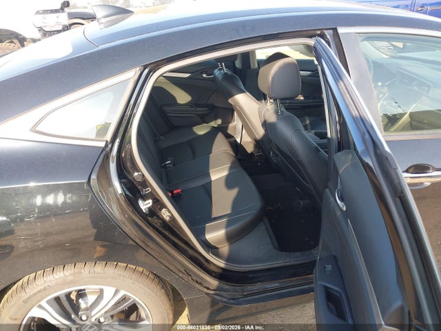 46031835 :رقم المزاد ، JHMFC1F95JX009121 vin ، 2018 Honda Civic Touring مزاد بيع