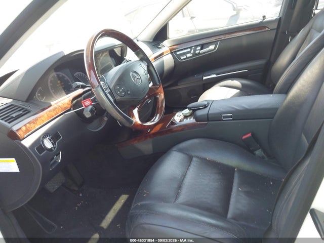 2013 Mercedes-benz S 550 მანქანა იყიდება აუქციონზე, vin: WDDNG7DB1DA508215, აუქციონის ნომერი: 46031854