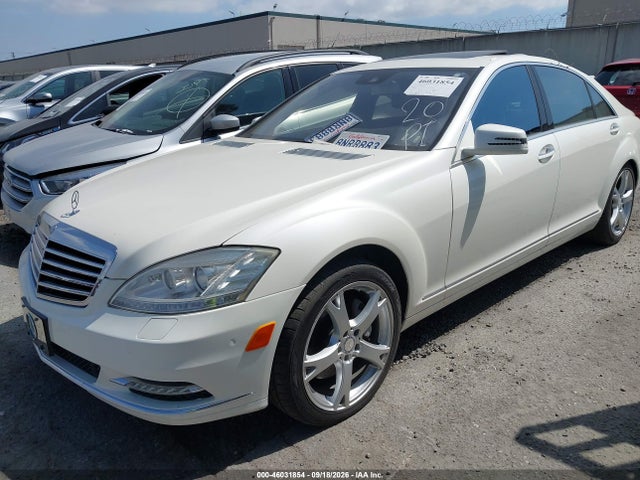 2013 Mercedes-benz S 550 მანქანა იყიდება აუქციონზე, vin: WDDNG7DB1DA508215, აუქციონის ნომერი: 46031854