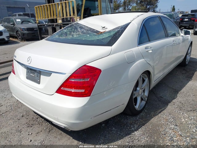 2013 Mercedes-benz S 550 მანქანა იყიდება აუქციონზე, vin: WDDNG7DB1DA508215, აუქციონის ნომერი: 46031854