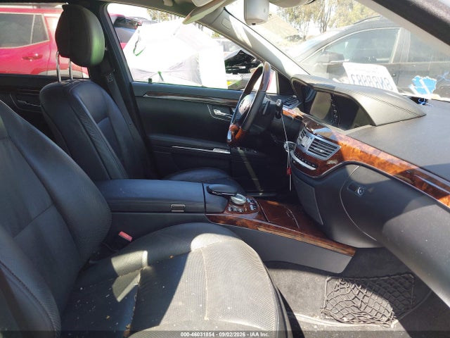 2013 Mercedes-benz S 550 მანქანა იყიდება აუქციონზე, vin: WDDNG7DB1DA508215, აუქციონის ნომერი: 46031854