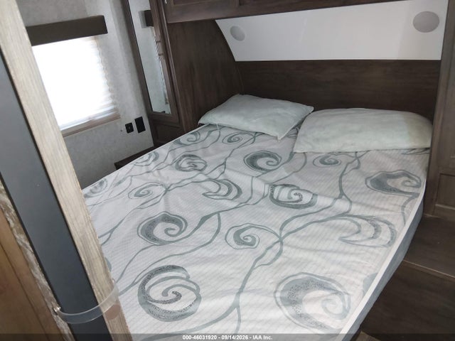 2018 Forest River Cherokee Grey Wolf 26dbh Travel Trailer მანქანა იყიდება აუქციონზე, vin: 4X4TCKB22JK048775, აუქციონის ნომერი: 46031920
