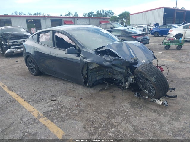 2024 Tesla Model Y მანქანა იყიდება აუქციონზე, vin: 7SAYGDED7RF096387, აუქციონის ნომერი: 46032001