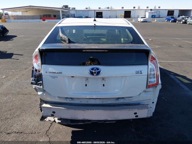 Toyota Prius Two 2015 JTDKN3DU8F0407260 Image 17